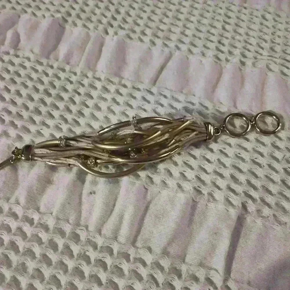 Gold tone and tan multi layer bracelet - Picture 1 of 4